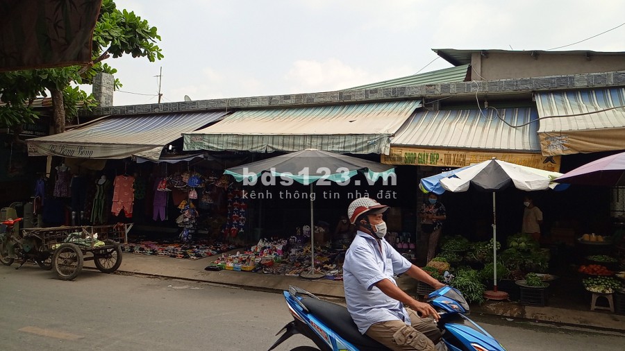 Cho thuê toàn bộ căn nhà ở ngay giữa chợ Ngã Ba Ông Trác, huyện Hóc Môn, TP.HCM