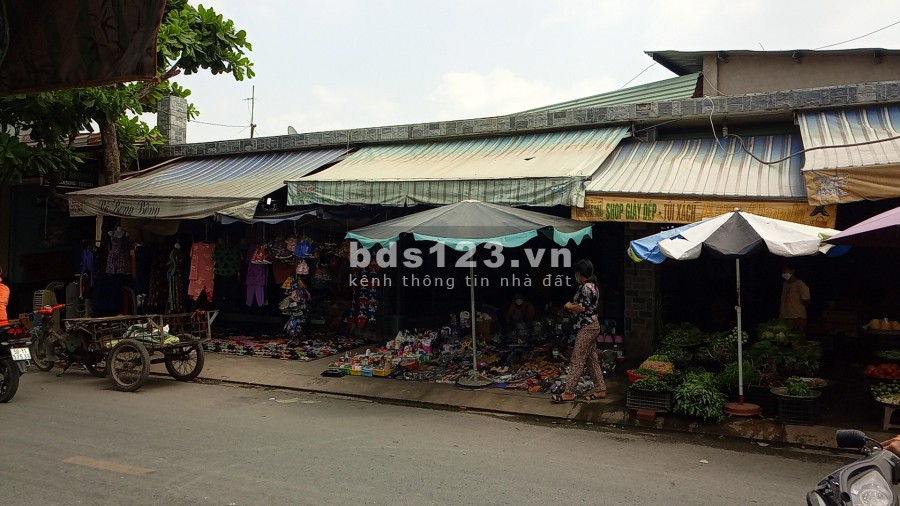 Cho thuê toàn bộ căn nhà ở ngay giữa chợ Ngã Ba Ông Trác, huyện Hóc Môn, TP.HCM