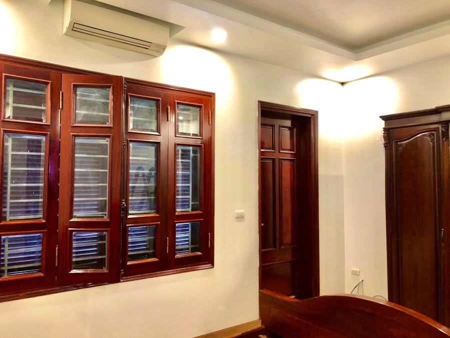 Bán nhà khu phân lô Kim Đồng gần hồ - an sinh lý tưởng 60m2 xây 5 tầng giá 11.8 tỷ
