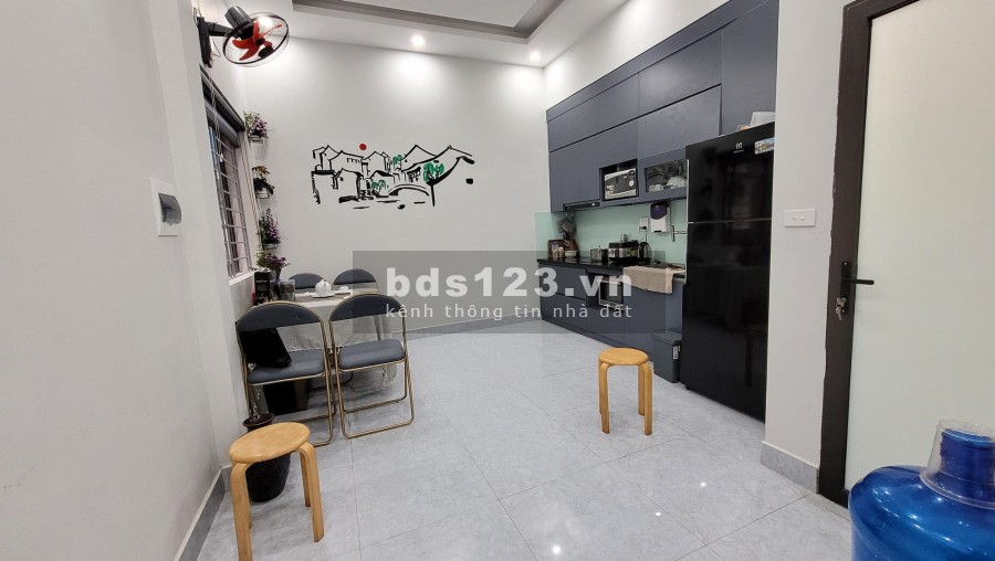 Bán nhà mặt tiền phố Minh Khai rộng 117m2 mặt tiền 4.3m, khu dân cư đông đúc, giá tốt