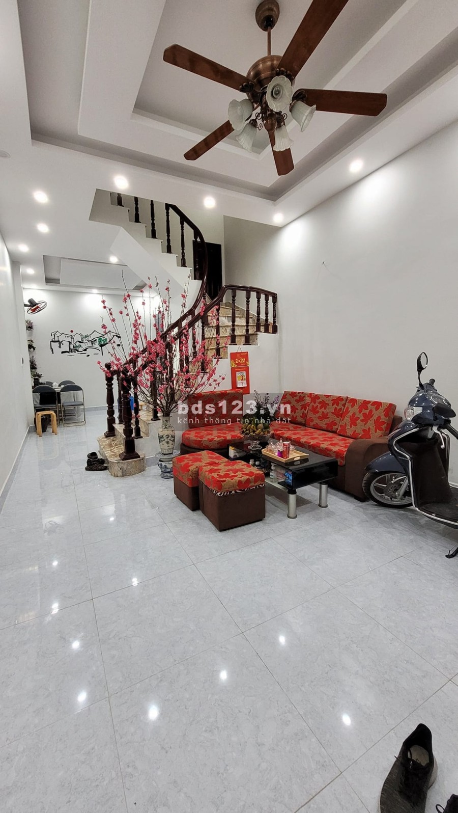 Bán nhà mặt tiền phố Minh Khai rộng 117m2 mặt tiền 4.3m, khu dân cư đông đúc, giá tốt