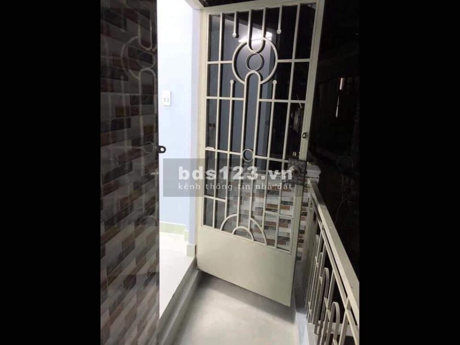 Nhà cách mặt tiền Quang Trung diện tích 90m, 2 tằng dtsd 23m2, giá 2 tỷ4 thương lượng mạnh