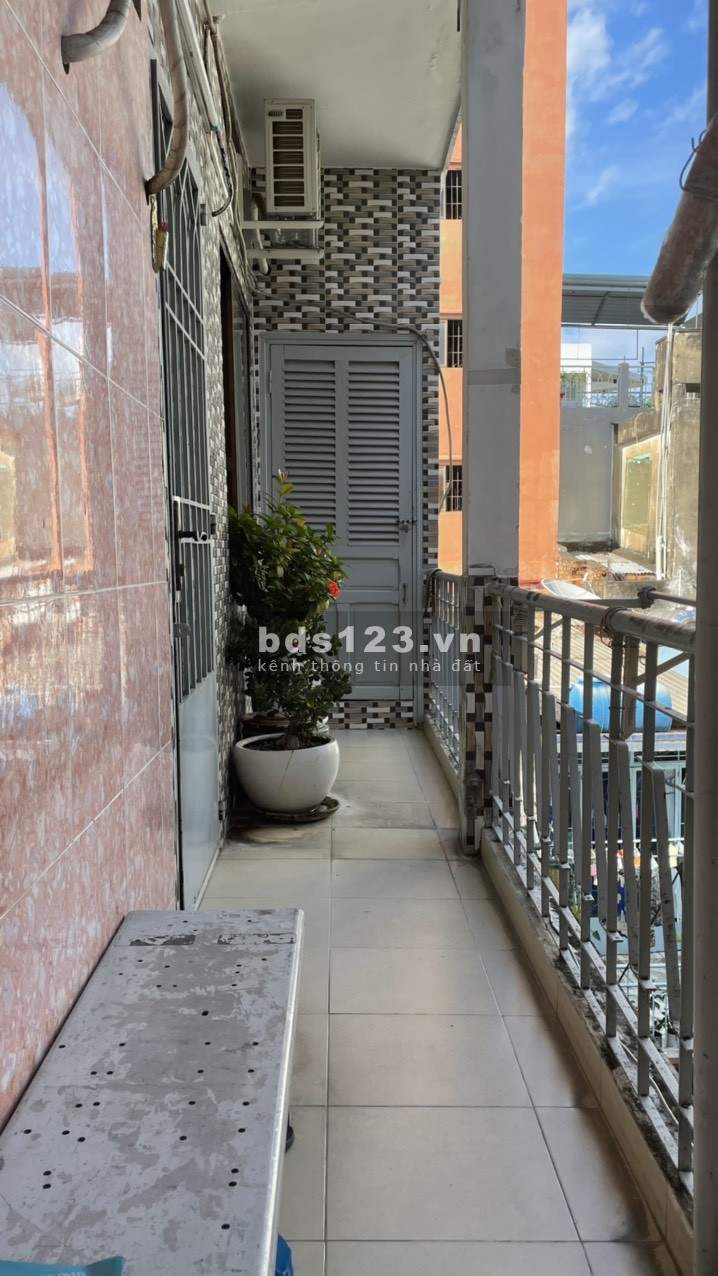 Chính chủ bán nhà chung cư trung tâm Quận 5, sổ chính hồng chính chủ dtsd 62m2, lhcc