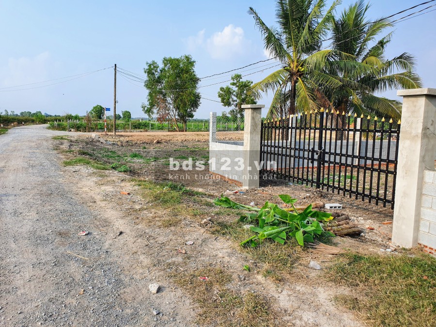 Lô Gốc 2 mặt tiền đường nhà nước cực đẹp view bờ kênh liên hệ 0383000490 giá tốt