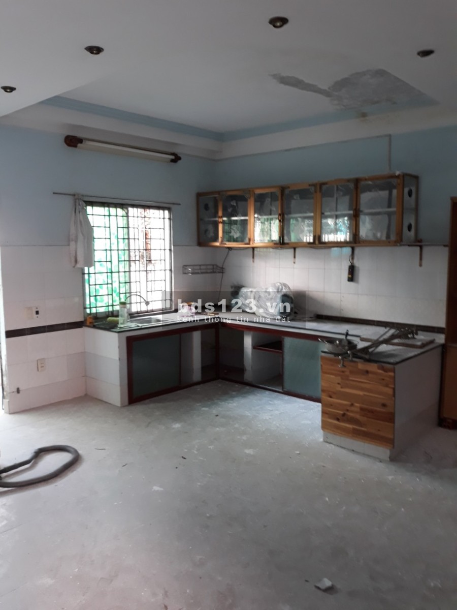 Cần cho thuê nhà nguyên căn dtsd 144m2, ở Bình Chánh giá 16 triệu/tháng, khu dân cư đông