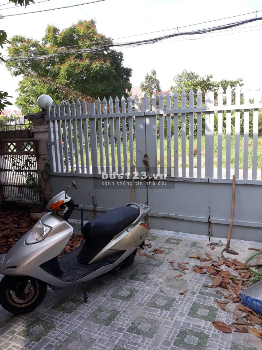 Cần cho thuê nhà nguyên căn dtsd 144m2, ở Bình Chánh giá 16 triệu/tháng, khu dân cư đông