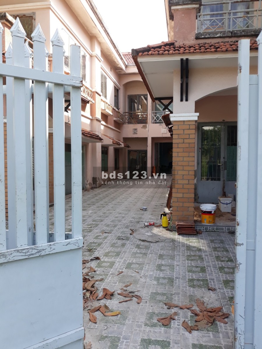 Cần cho thuê nhà nguyên căn dtsd 144m2, ở Bình Chánh giá 16 triệu/tháng, khu dân cư đông
