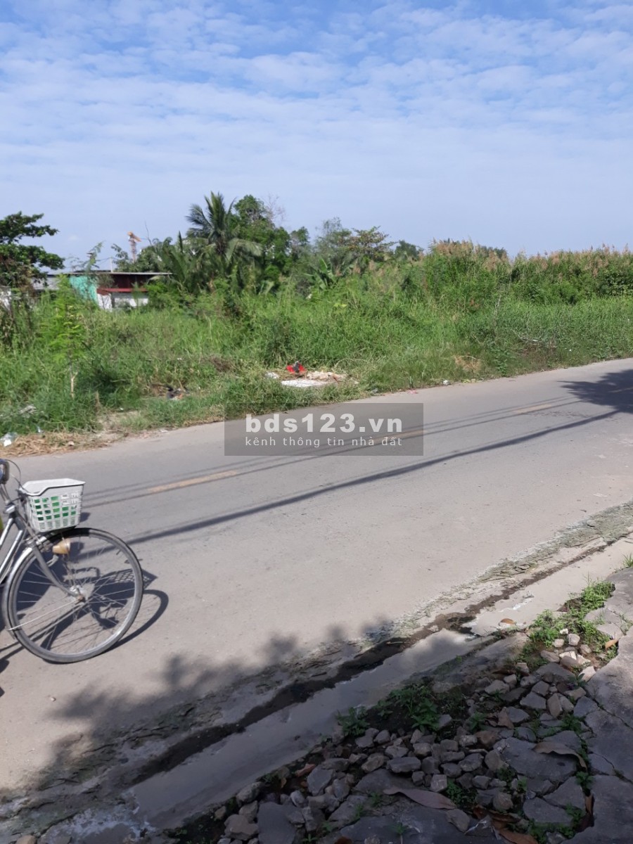 Cần cho thuê nhà nguyên căn dtsd 144m2, ở Bình Chánh giá 16 triệu/tháng, khu dân cư đông