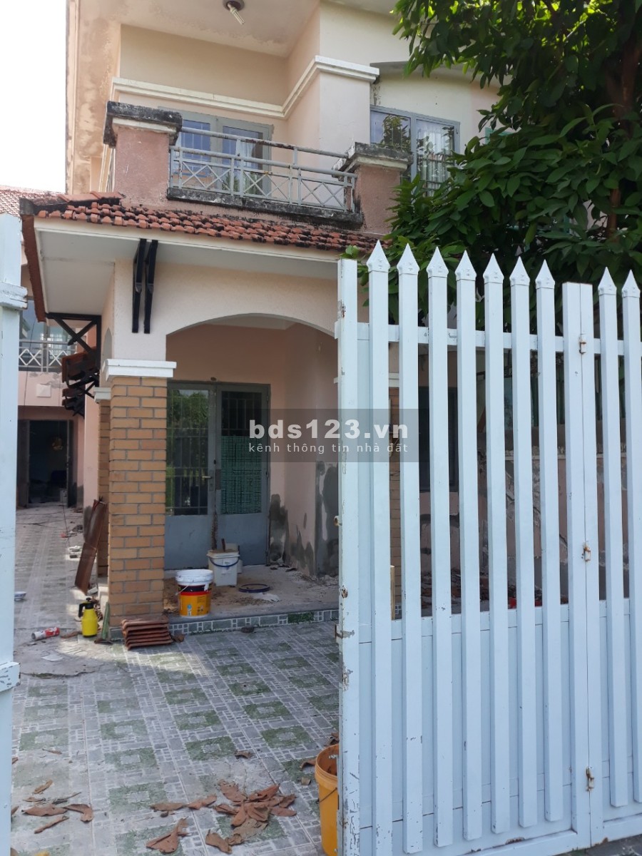 Cần cho thuê nhà nguyên căn dtsd 144m2, ở Bình Chánh giá 16 triệu/tháng, khu dân cư đông