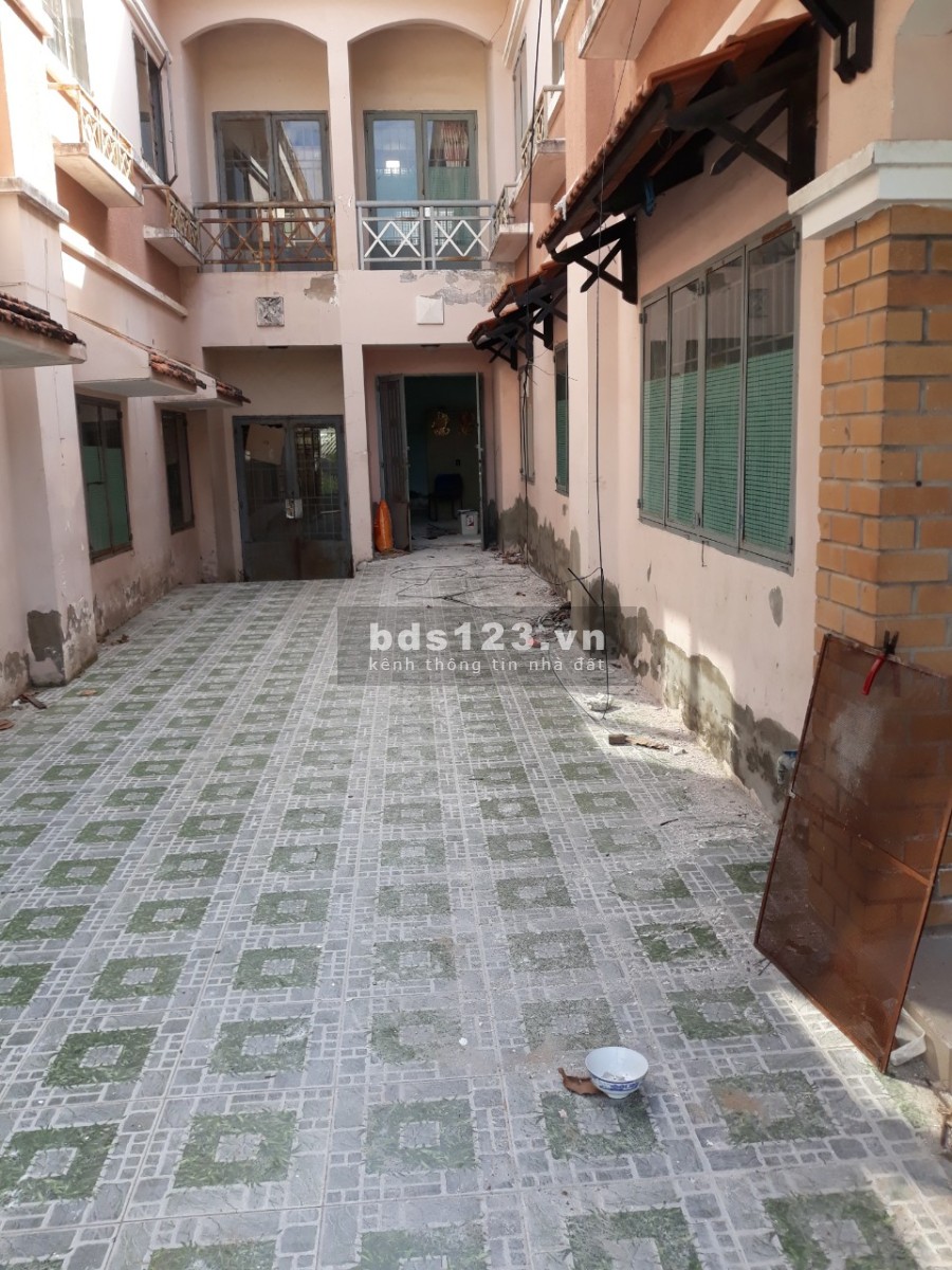 Cần cho thuê nhà nguyên căn dtsd 144m2, ở Bình Chánh giá 16 triệu/tháng, khu dân cư đông