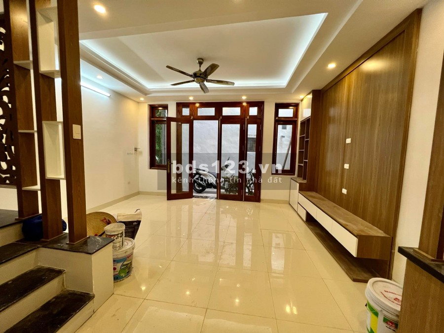 Nhà mới kính koong Vĩnh Hưng, vị trí đắc địa, ô tô gần, dtsd 35m2, 5 tầng giá bán 2.9 tỷ