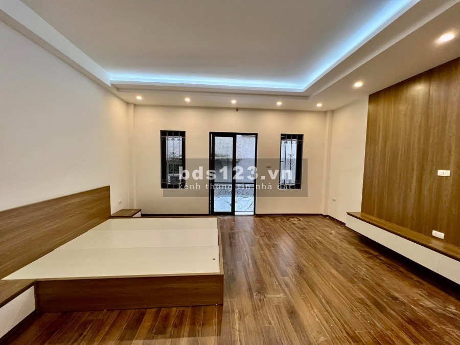 Nhà mới kính koong Vĩnh Hưng, vị trí đắc địa, ô tô gần, dtsd 35m2, 5 tầng giá bán 2.9 tỷ