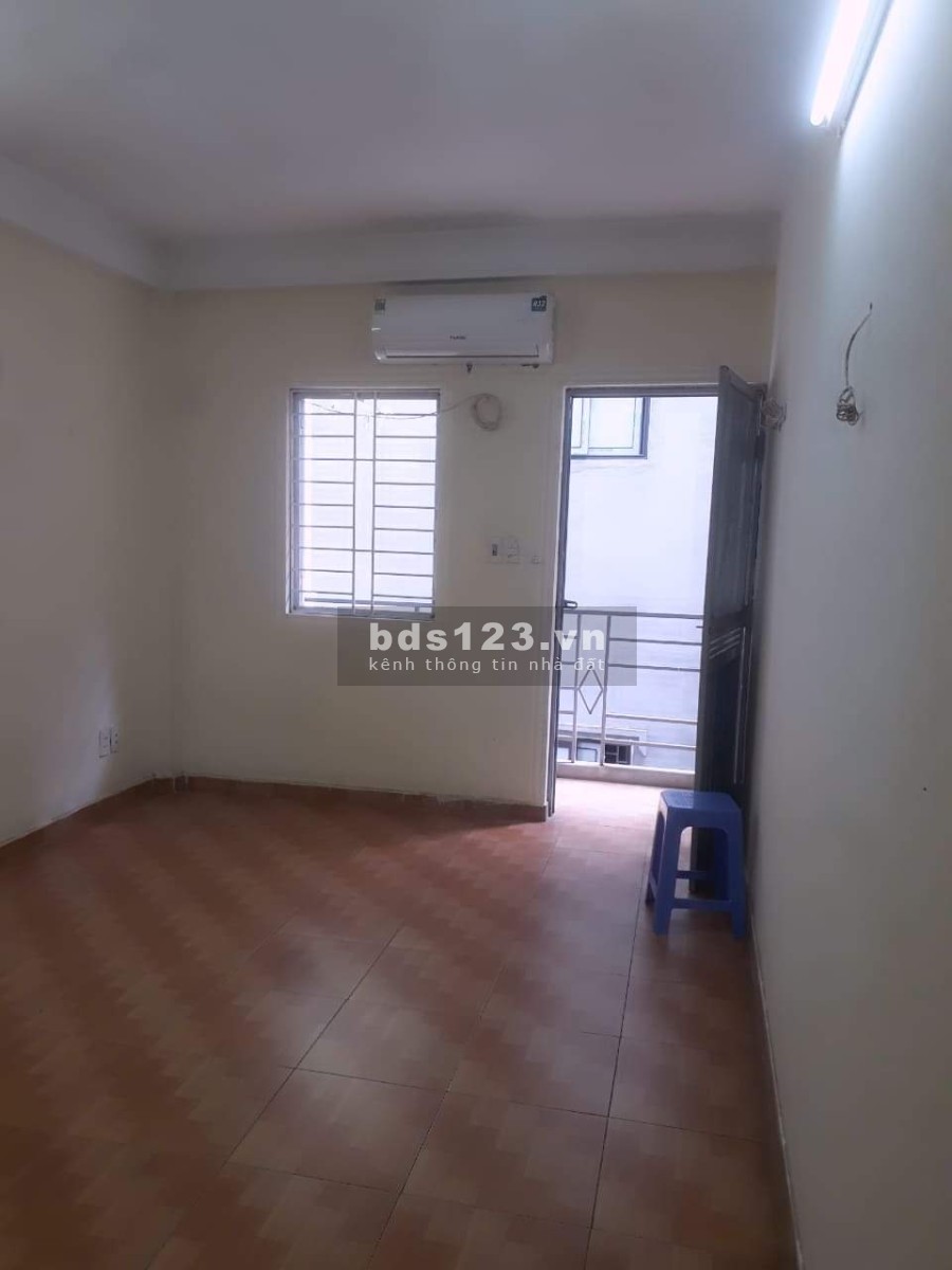 Phòng trọ đường Tôn Thất Tùng, Đống Đa diện tích sử dụng 25m² khu dân cư đông đúc