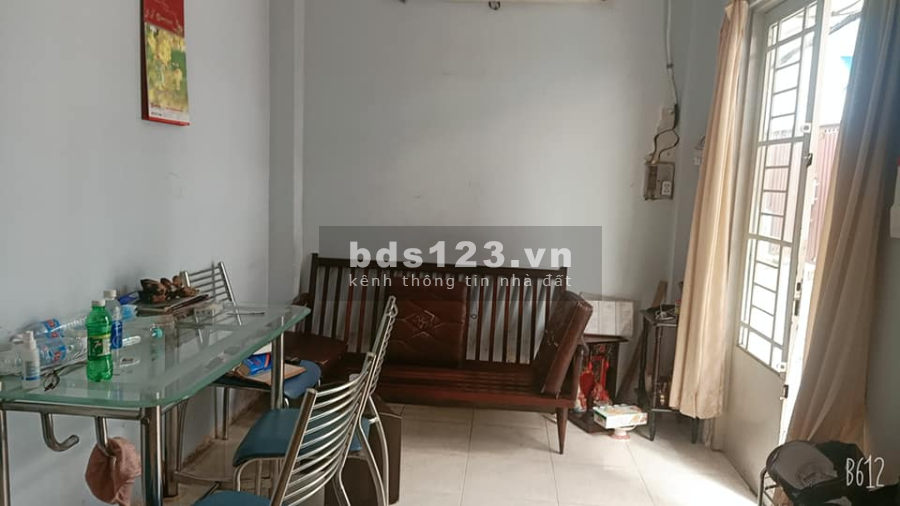 Cần bán gấp căn nhà đường Nguyễn Tất Thành Quận 4, diện tích 140m2, giá 7 tỷ, thương lượng