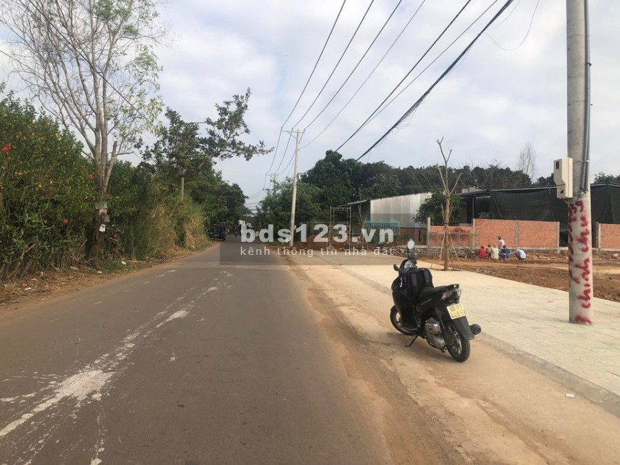 Tôi đang cần bán gấp lô đất ngay cổng khu công nghiệp Giang Điền giá tốt tiện đầu tư