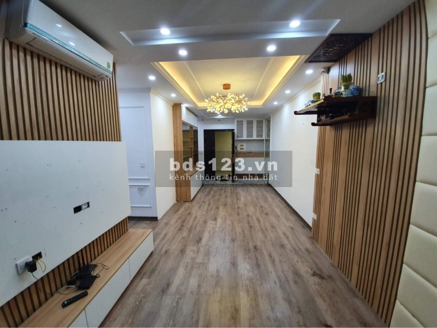 Chuyển nhượng căn hộ 81m2 FULL Nội thất , giá chỉ 2.3 tỷ tại dự án Valencia Long Biên Hà Nội