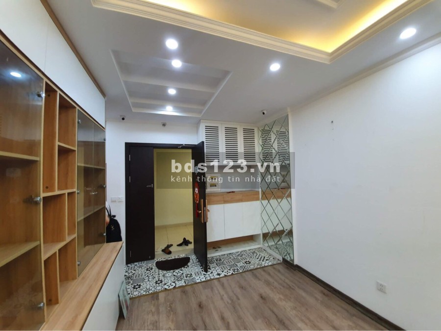 Chuyển nhượng căn hộ 81m2 FULL Nội thất , giá chỉ 2.3 tỷ tại dự án Valencia Long Biên Hà Nội