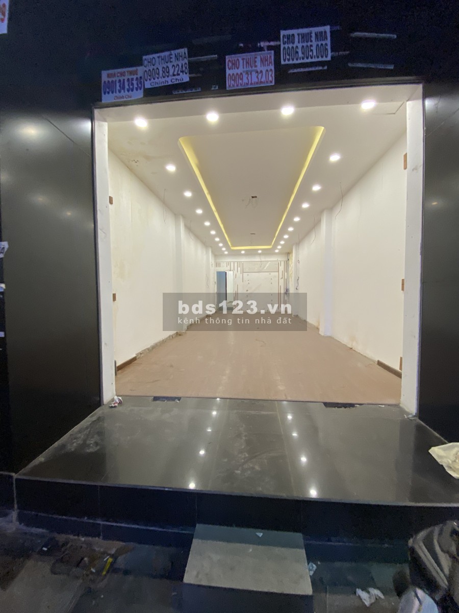 Cho thuê nhà nguyên căn mặt tiền Nguyễn Trãi, Bến Thành, Quận 1 (4.5x22, trệt 3 lầu) 70 triệu
