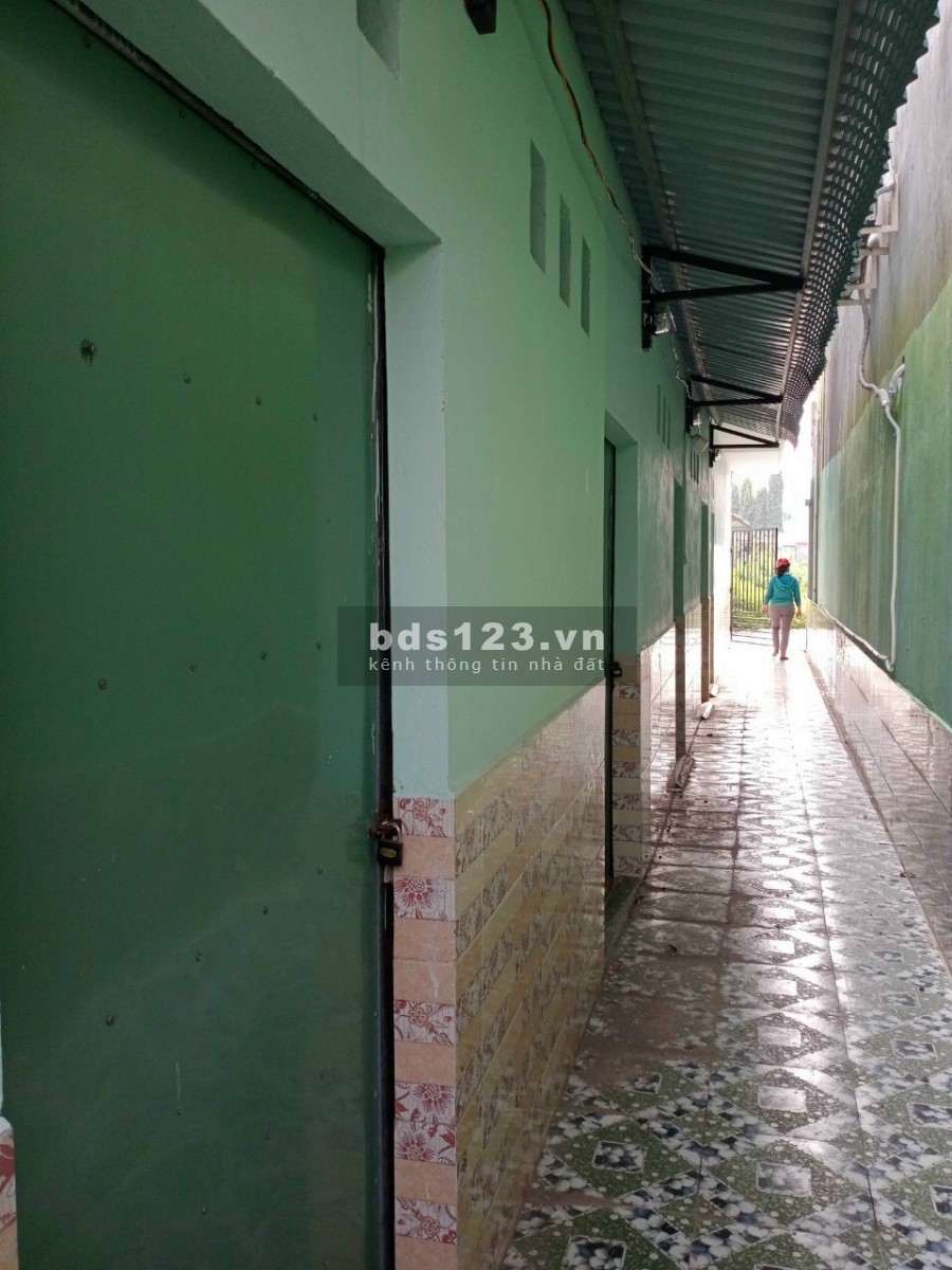 Chủ cần tiền gấp nên bán dãy trọ 10x19 190m2 giá 1 tỷ350 ở Hóc Môn, liên hệ 0397766914