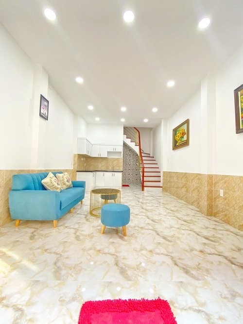 Nhà đẹp Lâm Văm Bền Quận 7 giá bán chỉ 3 tỷ 6 diện tích sử dụng 4x8,5 dân cư đông đúc