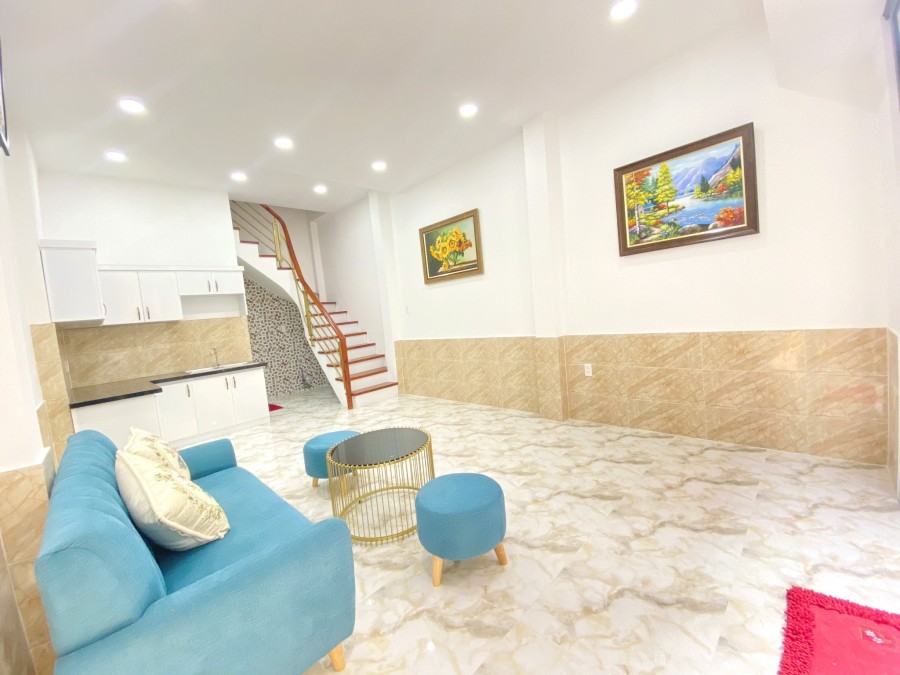 Nhà đẹp Lâm Văm Bền Quận 7 giá bán chỉ 3 tỷ 6 diện tích sử dụng 4x8,5 dân cư đông đúc