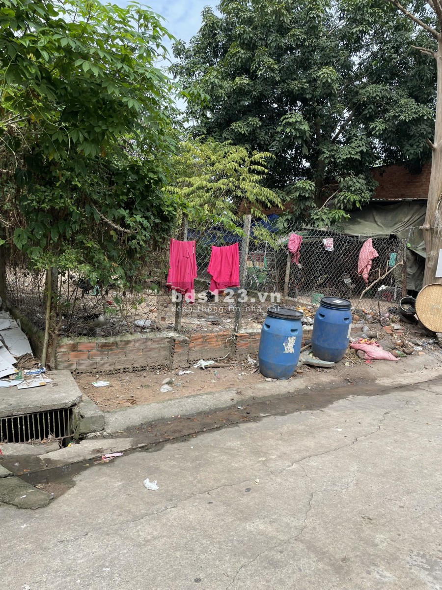 Nhà cần tiền làm ăn nên muốn bán gấp 3 lô đất này kèm nhà trọ ở Bến Cát Bình Dương