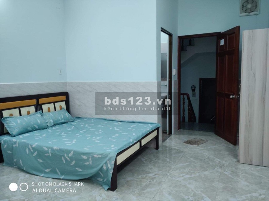 Cần tìm một bạn nữ tháng 6 này chuyển vào ạ