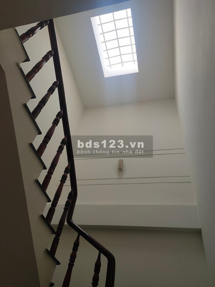 Nhà mới 100% để ở làm văn phòng view sông Sài Gòn giá 15 triệu/tháng, đường lớn khu dân cư