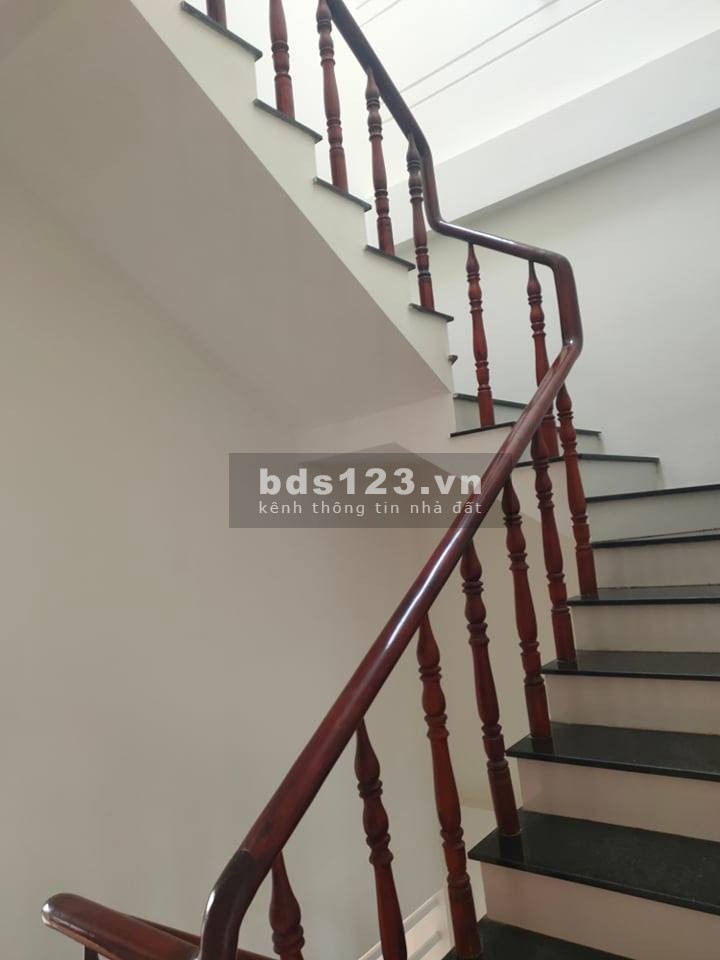 Nhà mới 100% để ở làm văn phòng view sông Sài Gòn giá 15 triệu/tháng, đường lớn khu dân cư