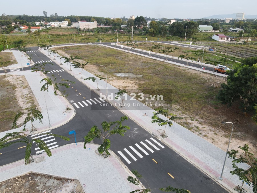 Lô đất đẹp khu dân cư Dubai Bà Rịa mặt tiền đường 12m giá bán chỉ 2.5 tỷ, sổ sẵn chính chủ