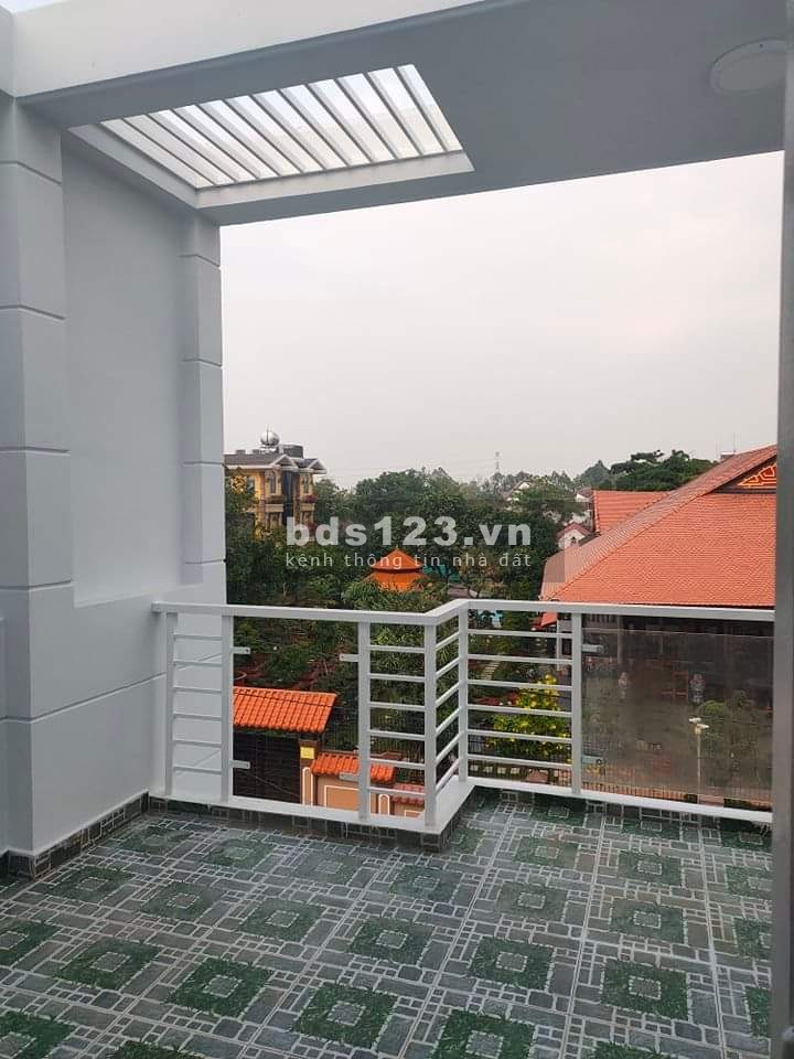 Nhà mới 100% để ở làm văn phòng view sông Sài Gòn giá 15 triệu/tháng, đường lớn khu dân cư
