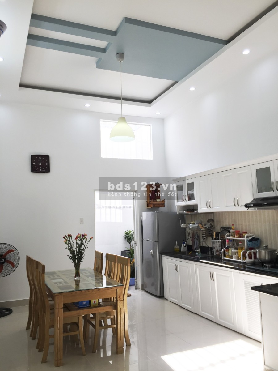 Bán nhà mặt tiền hẻm 147 đường Nguyễn Thị Thập, phường Tân Phú, Quận 7, 5 tầng đúc