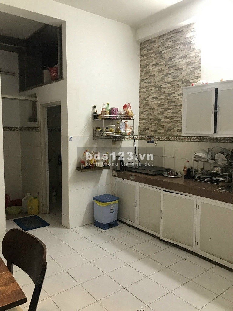 Chủ nhà cho thuê căn hộ diện tích lớn 80m2 giá rẻ (7.5tr/tháng) gần trung tâm Quận 1, lhcc