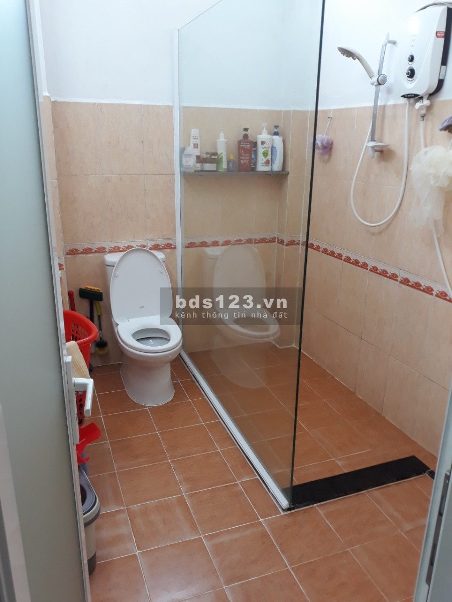 Cho thuê nhà nguyên căn diện tích 96m2 (4m X 24m) ở Bình Chánh, giá 16 triệu/tháng, lhcc