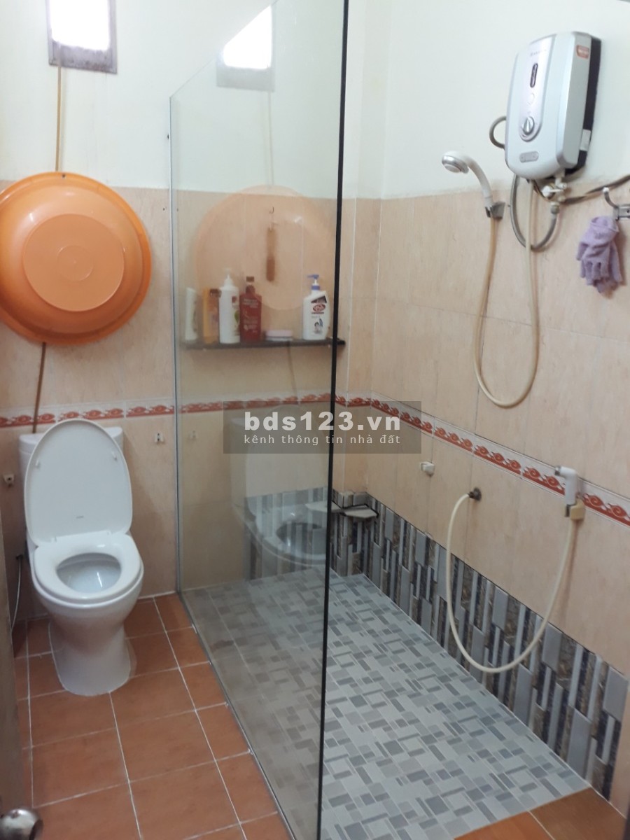 Cho thuê nhà nguyên căn diện tích 96m2 (4m X 24m) ở Bình Chánh, giá 16 triệu/tháng, lhcc