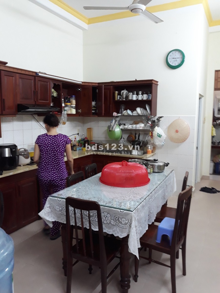 Cho thuê nhà nguyên căn diện tích 96m2 (4m X 24m) ở Bình Chánh, giá 16 triệu/tháng, lhcc