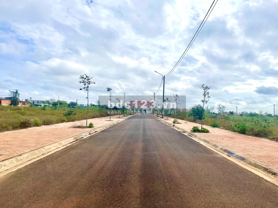 Đất nền khu đấu giá Xã EA KNUẾC cạnh hồ sinh thái nghỉ Hồ Ea Nhái pháp lý chính chủ
