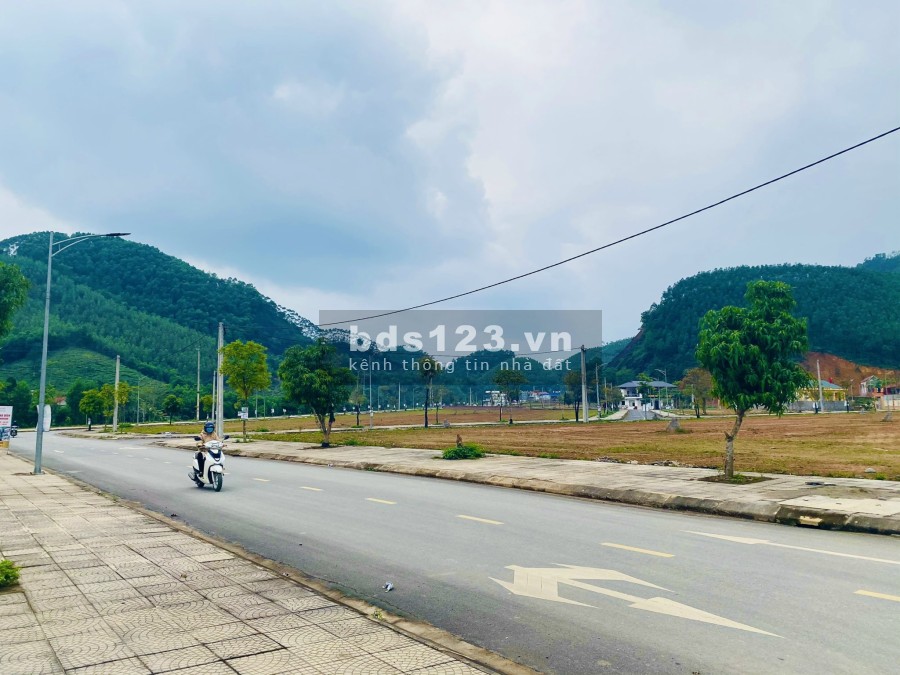 Cần Bán Gấp lô đất đẹp tại khu Bến Sơn- nằm ngay trung tâm thị trấn Yên Lập, Phú Thọ 200m2