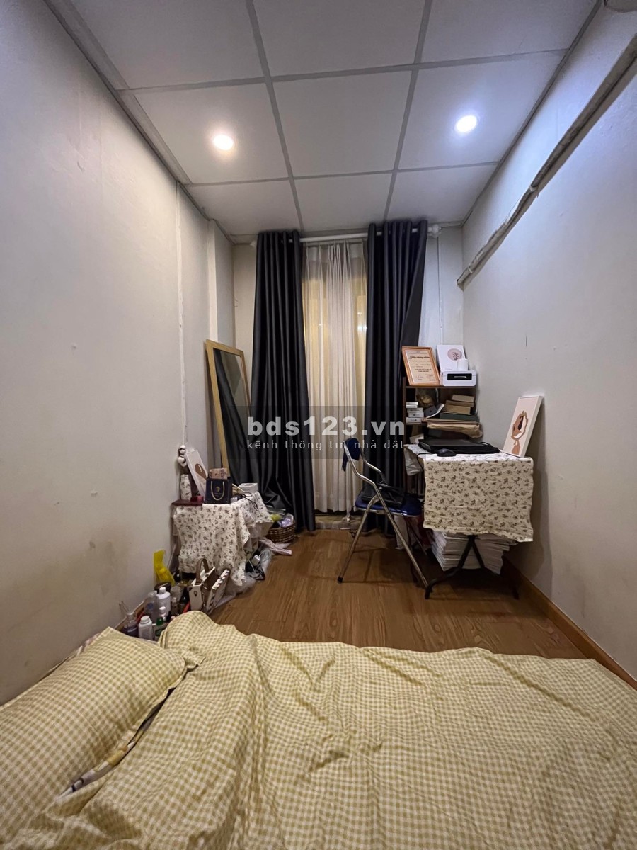 Nhà bán 1 trệt 1 lầu, Điện Biên Phủ, ngay ngã tư hàng xanh, đại học Hutech, giá tốt 2.2 tỷ