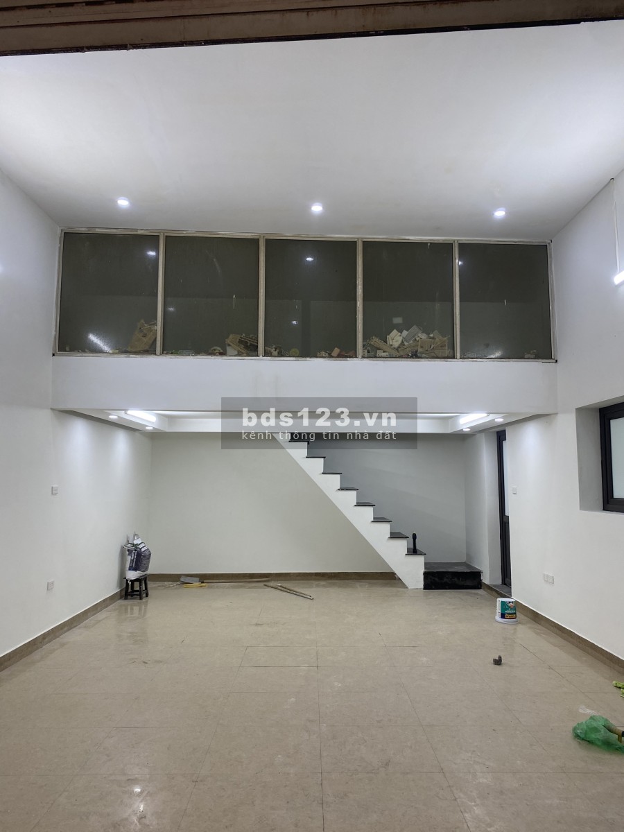 Cho thuê cửa hàng, văn phòng công ty, spa, salon, 1b Ngõ Hàng Đậu, Hà Nội DT: 50m2, mặt tiền 6m