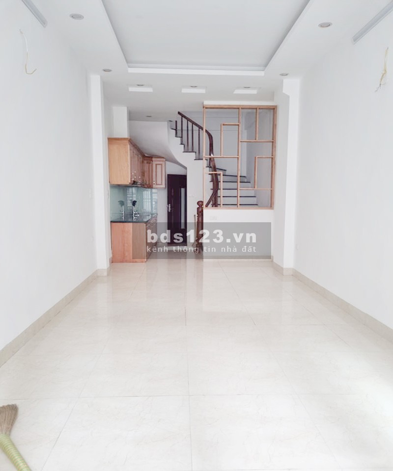 Bán nhà đẹp Hoàng Mai - Minh Khai, cách phố 30m, 40mx5t, mt 5m, giá bán 3.15 tỷ