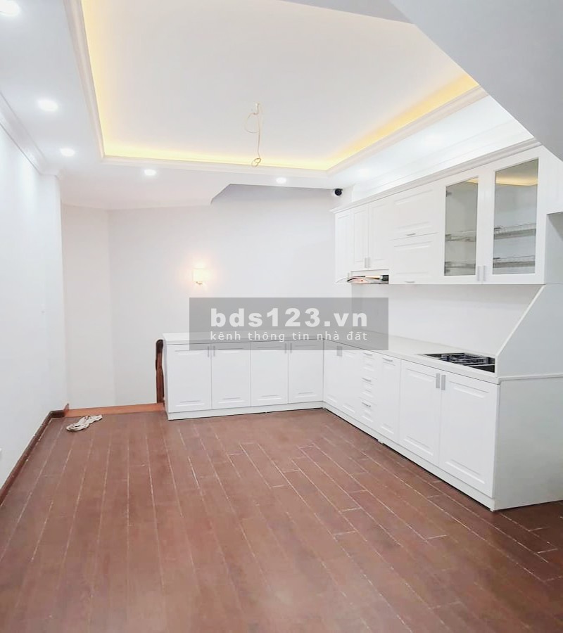 Bán nhà đẹp Hoàng Mai - Minh Khai, cách phố 30m, 40mx5t, mt 5m, giá bán 3.15 tỷ