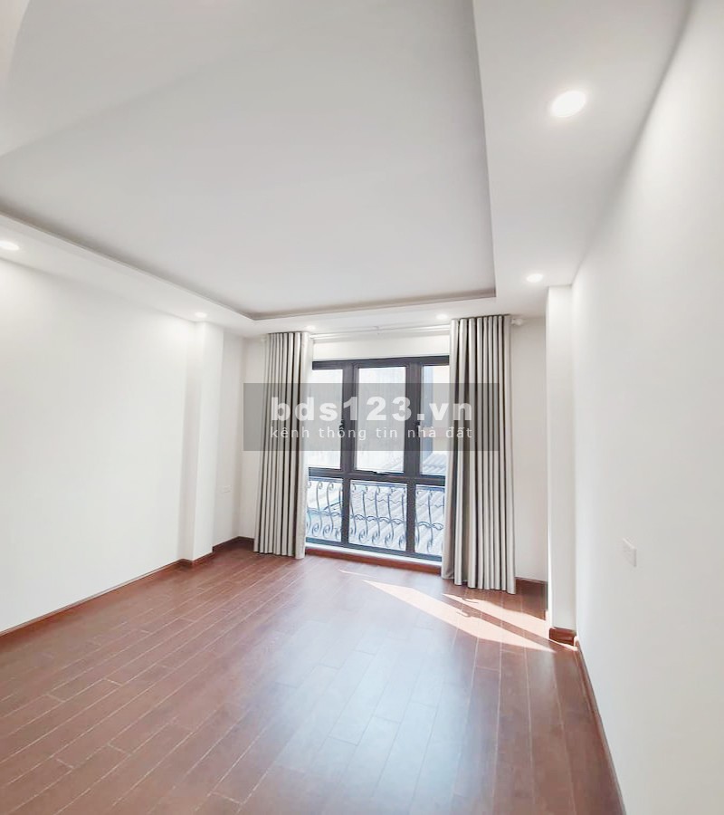 Bán nhà đẹp Hoàng Mai - Minh Khai, cách phố 30m, 40mx5t, mt 5m, giá bán 3.15 tỷ