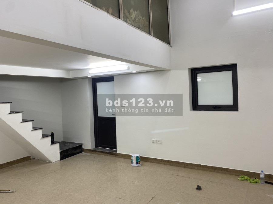 Cho thuê cửa hàng, văn phòng công ty, spa, salon, 1b Ngõ Hàng Đậu, Hà Nội DT: 50m2, mặt tiền 6m