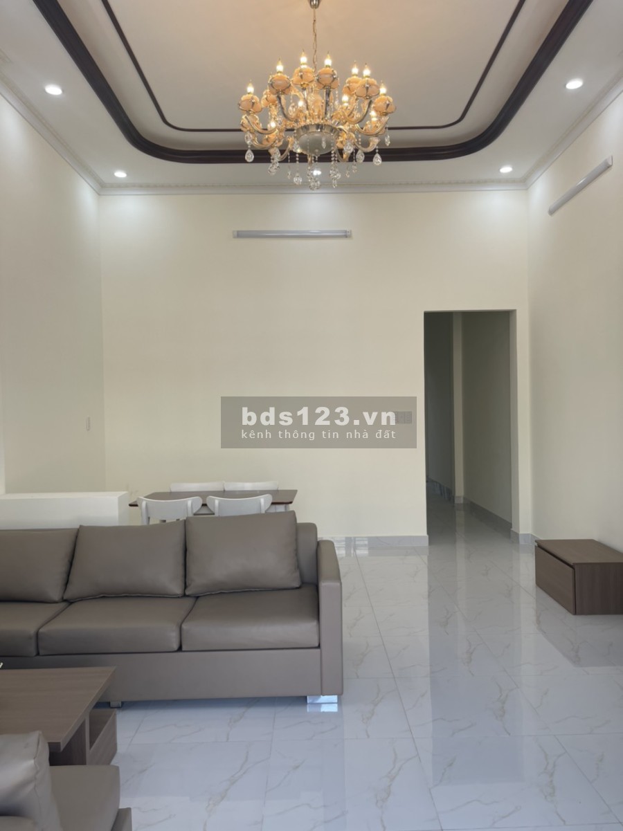 Bán gấp căn nhà mới xây tại Bến Cát, Bình Dương, hạ tầng hoàn thiện, vào ở được ngay