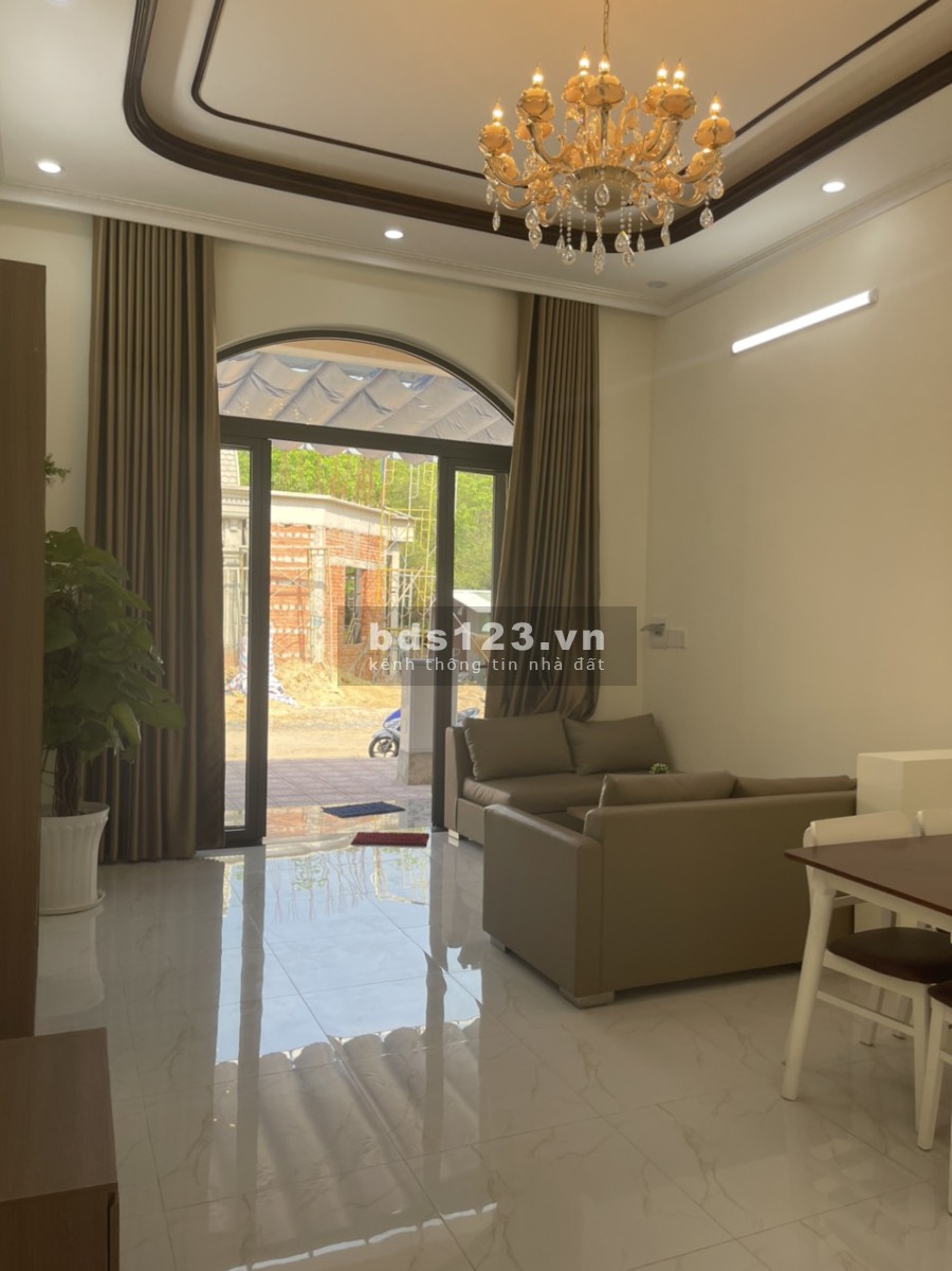 Bán gấp căn nhà mới xây tại Bến Cát, Bình Dương, hạ tầng hoàn thiện, vào ở được ngay