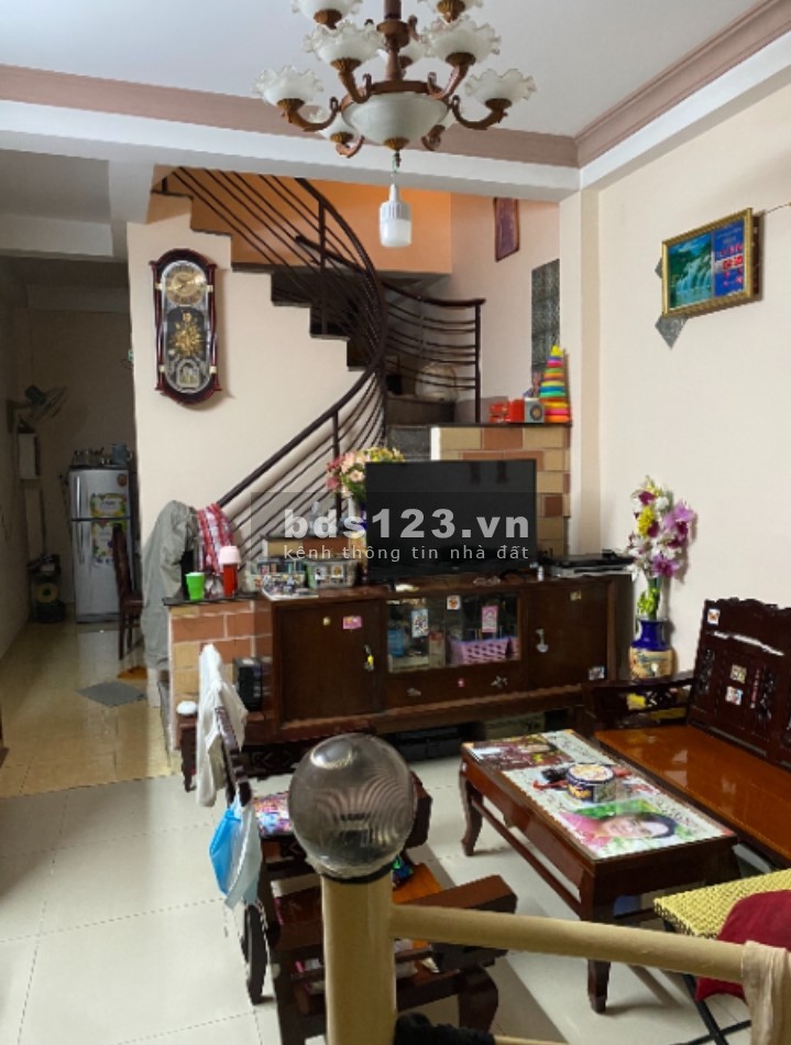 Bán nhà nguyên căn phố hẻm cụt, giá bán 4.5 tỷ, diện tích sử dụng 40m2 lh 0788506826