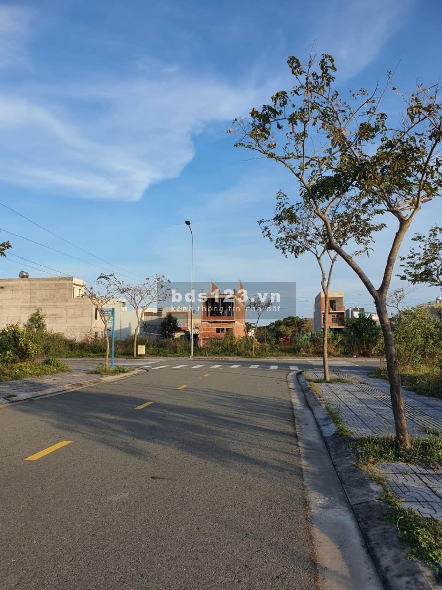 Cần bán lô đất đẹp trong khu dân cư trung tâm hành chính Bà Rịa, cơ sở hạ tầng hoàn thiện