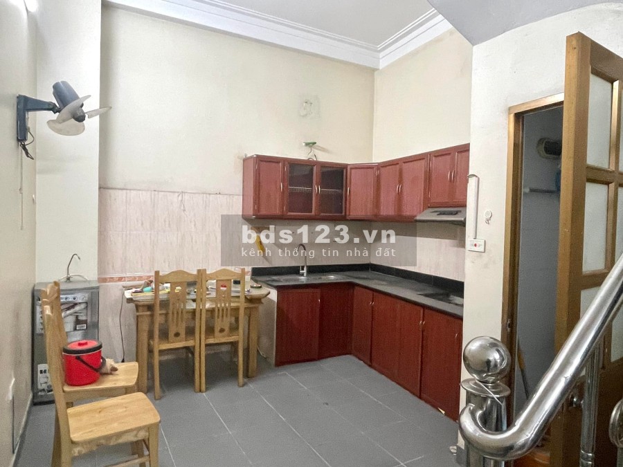 Bán nhà đẹp Phạm Văn Đồng, ô tô đỗ cửa, diện tích sử dụng 38m2, đúc 4 tầng giá bán 3.8 tỷ
