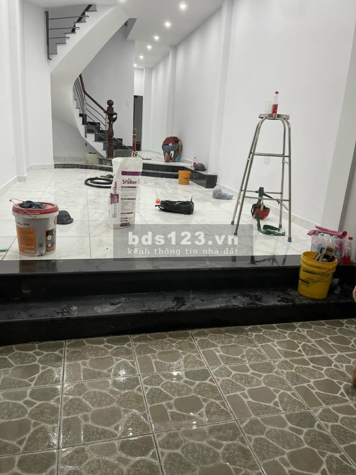 Cho thuê nhà nguyên căn 1 lầu + 2PN tại Quận 3 giá 15 triệu/tháng, liên hệ 0989121518